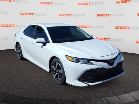 Used 2019 Toyota Camry LE FWD image 7