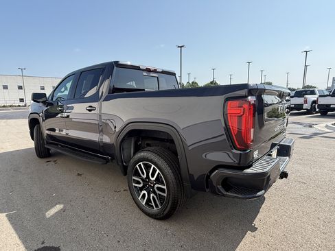 Used 2022 GMC Sierra 1500 AT4 w/ AT4 Premium Package AWD/4WD image 3