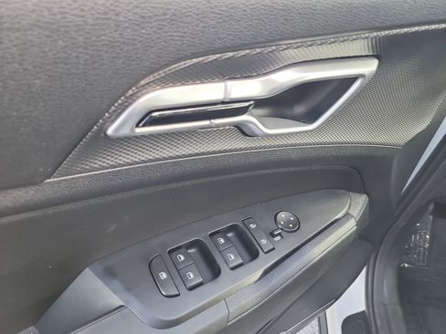 Used 2025 Kia Sportage LX image 17