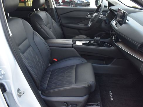 Used 2025 Nissan Rogue Platinum w/ Platinum Premium Package FWD image 69