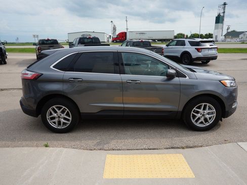 Used 2023 Ford Edge SEL w/ Convenience Package AWD/4WD image 4