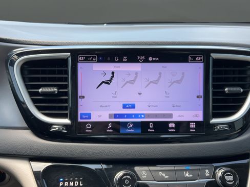 Used 2021 Chrysler Pacifica Touring-L FWD image 36