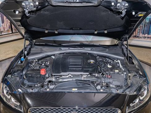 Used 2019 Jaguar F-PACE Premium AWD/4WD image 5