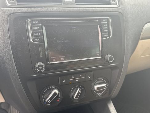 Used 2017 Volkswagen Jetta SE FWD image 20