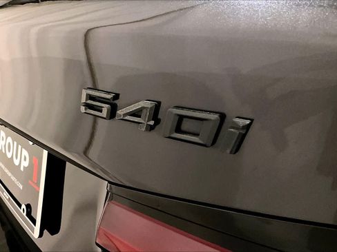 Used 2023 BMW 540i xDrive w/ M Sport Package AWD/4WD image 9