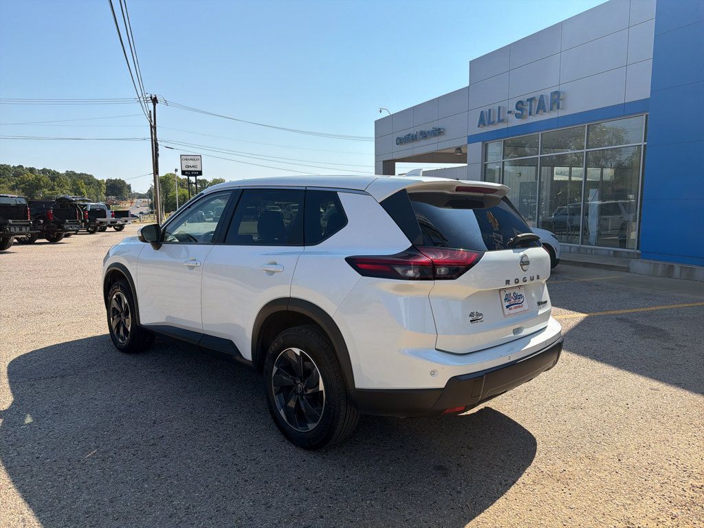 Used 2024 Nissan Rogue SV AWD/4WD image 7