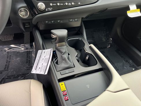 New 2025 Lexus ES 350 w/ Premium Package image 25