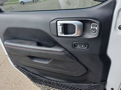 Used 2019 Jeep Wrangler Unlimited Rubicon AWD/4WD image 22