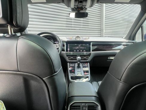 Certified 2022 Porsche Macan w/ Premium Package Plus image 23