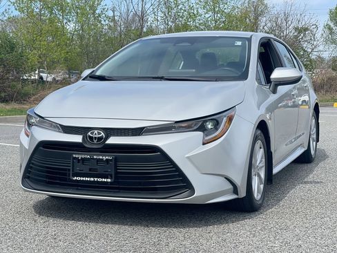 Used 2026 Toyota Corolla LE w/ LE Premium Package FWD image 2