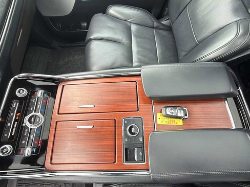 Used 2023 Lincoln Navigator Reserve image 18