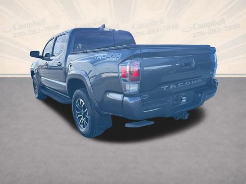 Used 2022 Toyota Tacoma TRD Sport image 3