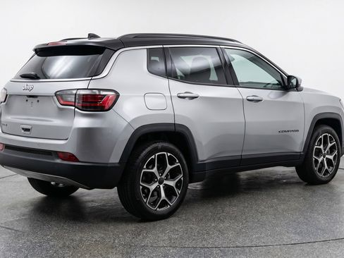 Used 2025 Jeep Compass Limited AWD/4WD image 9