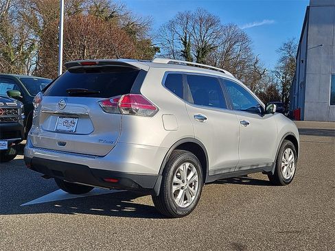 Used 2015 Nissan Rogue SV w/ SV Premium Package image 7