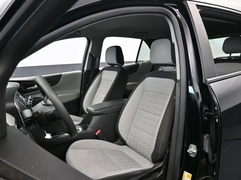 Used 2023 Chevrolet Equinox LS FWD image 10