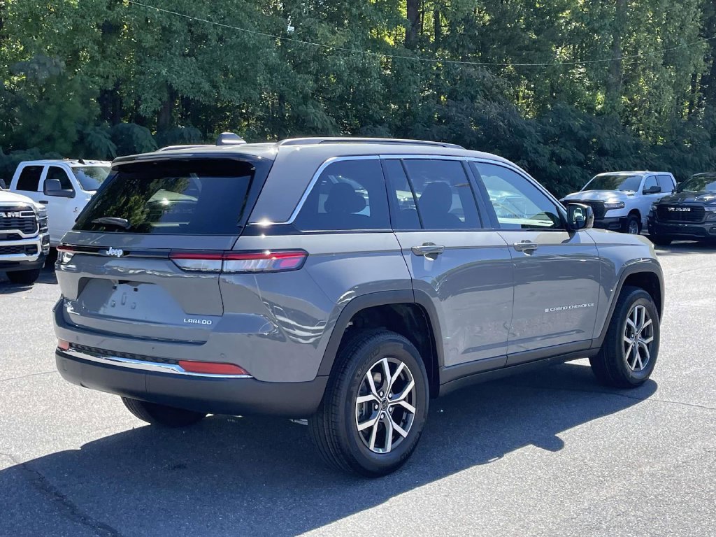 New 2027 Jeep Grand Cherokee 4WD image 8