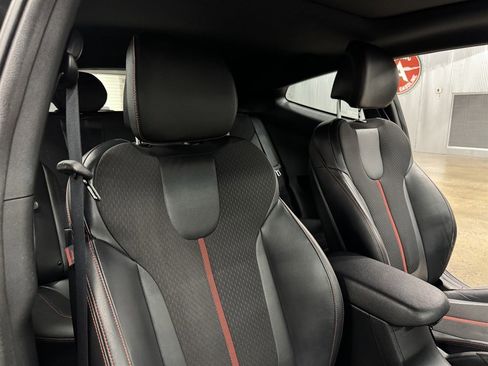 Used 2019 Hyundai Veloster Turbo image 32