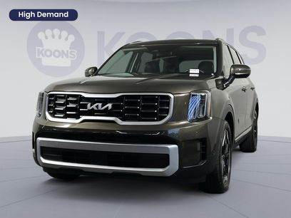 Used 2024 Kia Telluride S w/ S Sunroof Package
