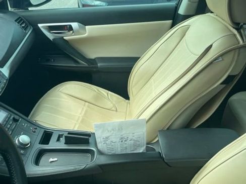 Used 2012 Lexus CT 200h Premium w/ Premium Audio Pkg FWD image 9