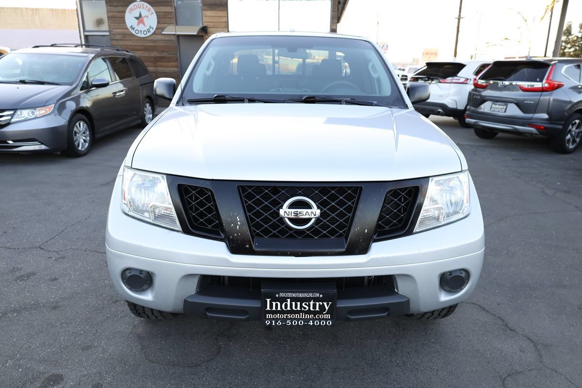 Used 2016 Nissan Frontier SV AWD/4WD image 3