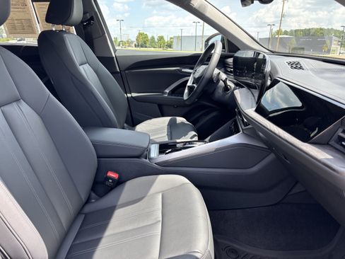 Certified 2025 Audi Q5 Premium w/ Premium Plus AWD/4WD image 34