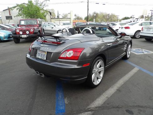 Used 2005 Chrysler Crossfire Limited image 3