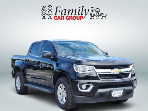 Used 2017 Chevrolet Colorado LT w/ LT Convenience Package RWD image 2