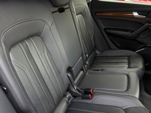 Used 2023 Audi Q5 2.0T Premium w/ Convenience Package AWD/4WD image 31