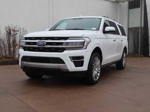Used 2024 Ford Expedition Max Limited image 4