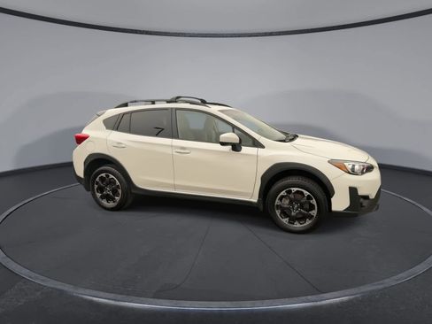 Certified 2022 Subaru Crosstrek 2.0i Premium w/ Moonroof Package image 9