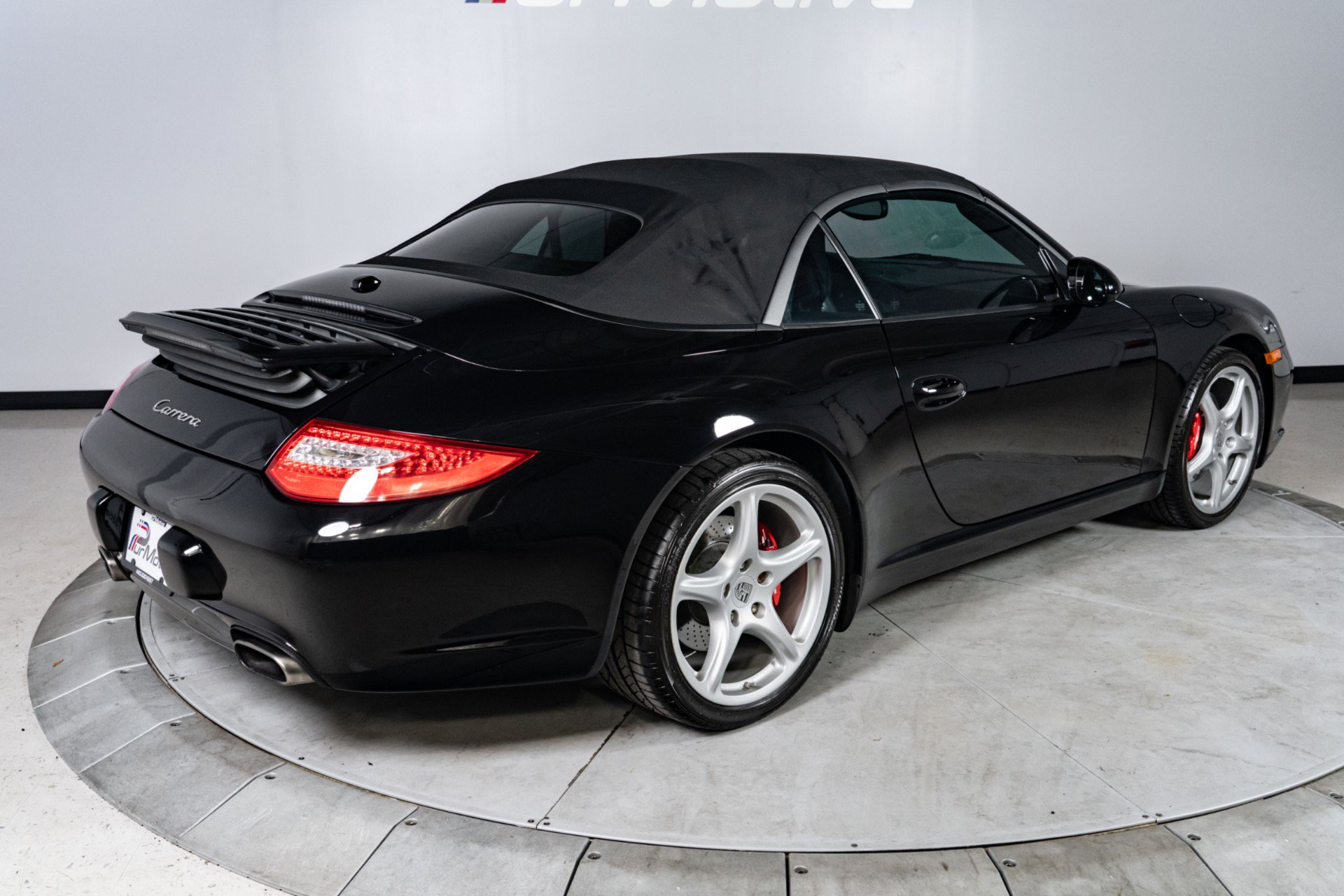 Used 2010 Porsche 911 Cabriolet image 19