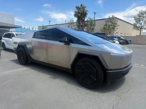Used 2024 Tesla Cybertruck AWD Crew Cab image 2
