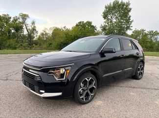 Certified 2025 Kia Niro EX Touring FWD video 1