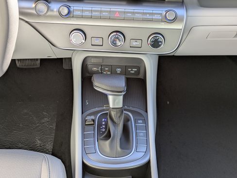 New 2026 Hyundai Kona SE image 23