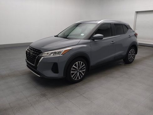 Used 2021 Nissan Kicks SV FWD image 2