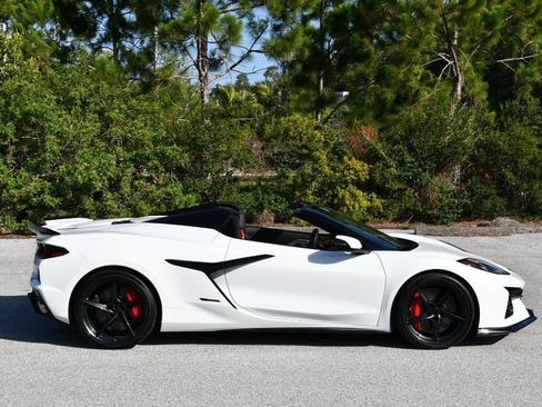 Used 2024 Chevrolet Corvette E-Ray Convertible w/ 3LZ AWD/4WD image 48