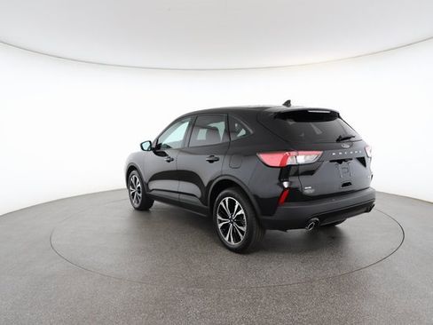 Used 2022 Ford Escape SE w/ SE Sport Appearance Package image 11