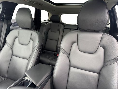 Certified 2025 Volvo XC60 B5 Plus image 20
