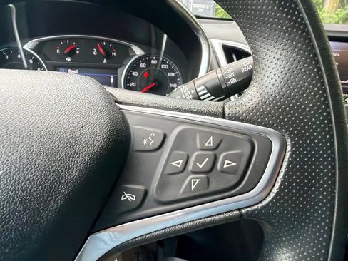 Used 2022 Chevrolet Equinox LT AWD/4WD image 17