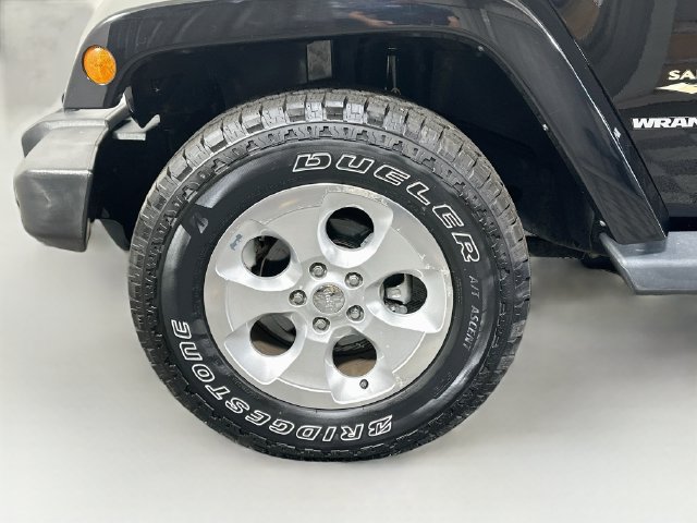 Used 2015 Jeep Wrangler Sahara w/ Connectivity Group AWD/4WD image 26