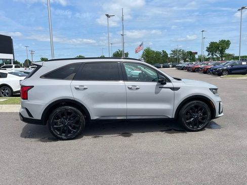 Certified 2023 Kia Sorento SX FWD image 8