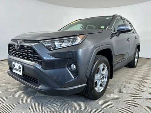 Used 2021 Toyota RAV4 XLE AWD/4WD image 3