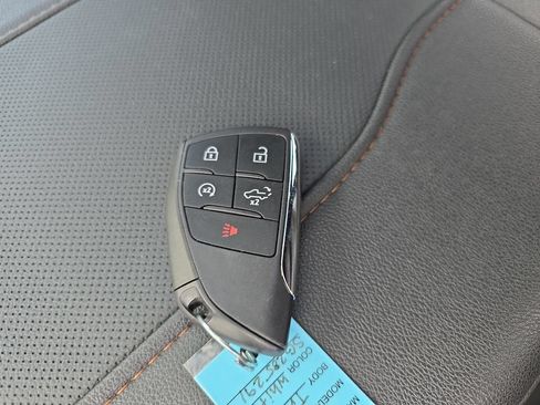 Used 2025 GMC Sierra 1500 AT4 w/ AT4 Premium Package AWD/4WD image 39