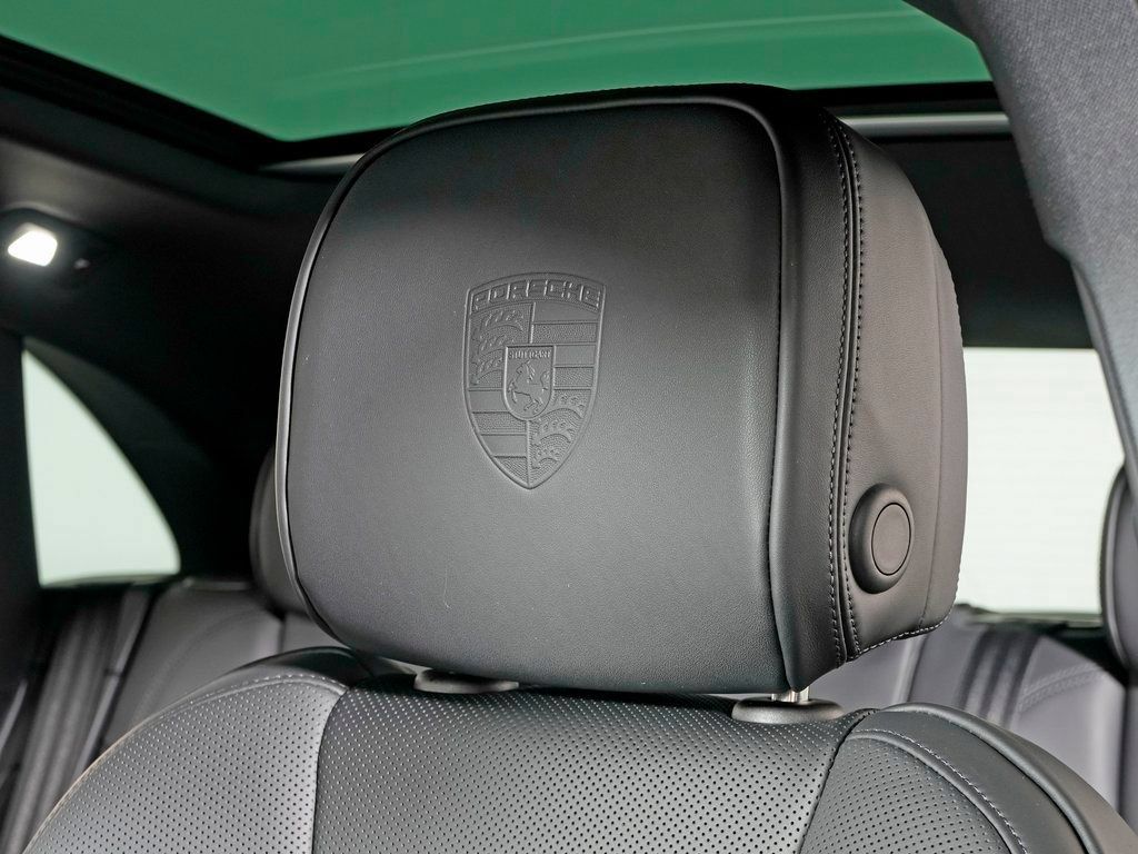 Certified 2026 Porsche Macan S AWD/4WD image 18
