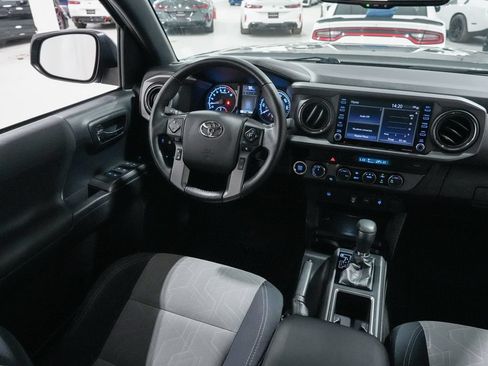 Used 2021 Toyota Tacoma TRD Off-Road AWD/4WD image 11