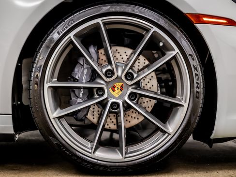 Used 2024 Porsche 911 Carrera RWD image 38