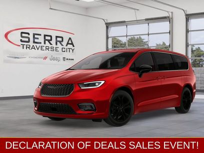 New 2026 Chrysler Pacifica Select