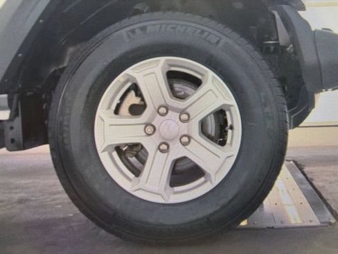 Used 2022 Jeep Wrangler Sport AWD/4WD image 18