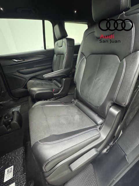 Used 2024 Jeep Grand Cherokee L Altitude AWD/4WD image 25