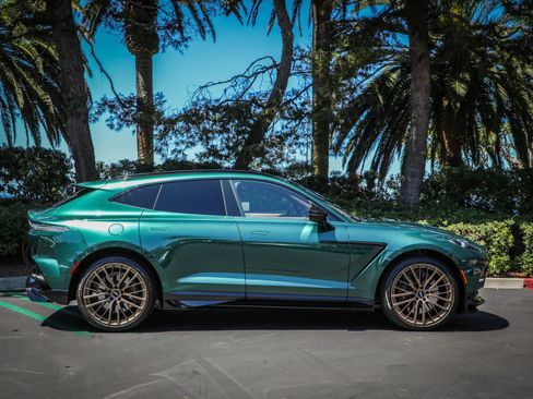 Used 2025 Aston Martin DBX 707 AWD/4WD image 23